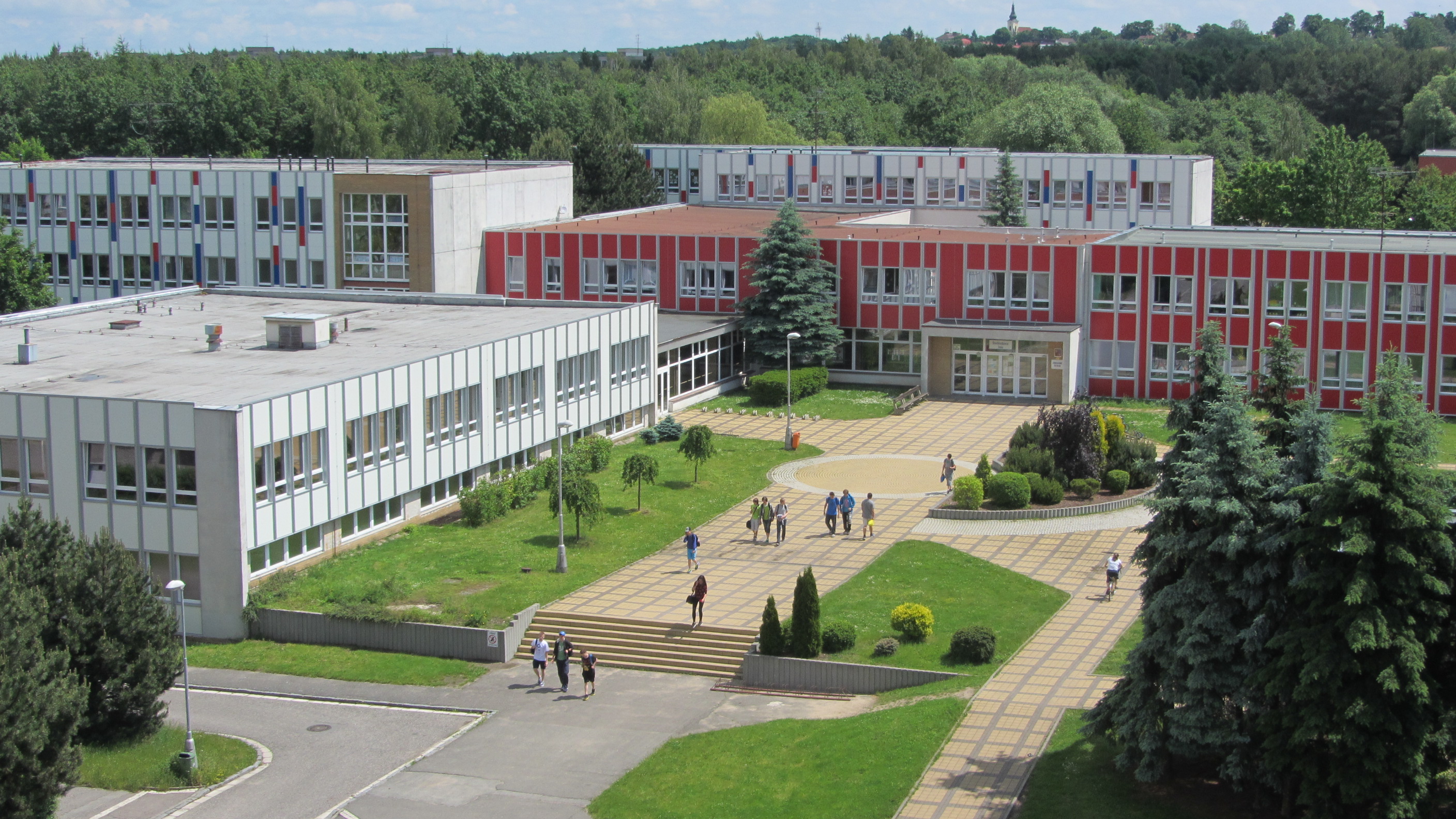 Základní škola, Hradec Králové, Štefánikova 566
